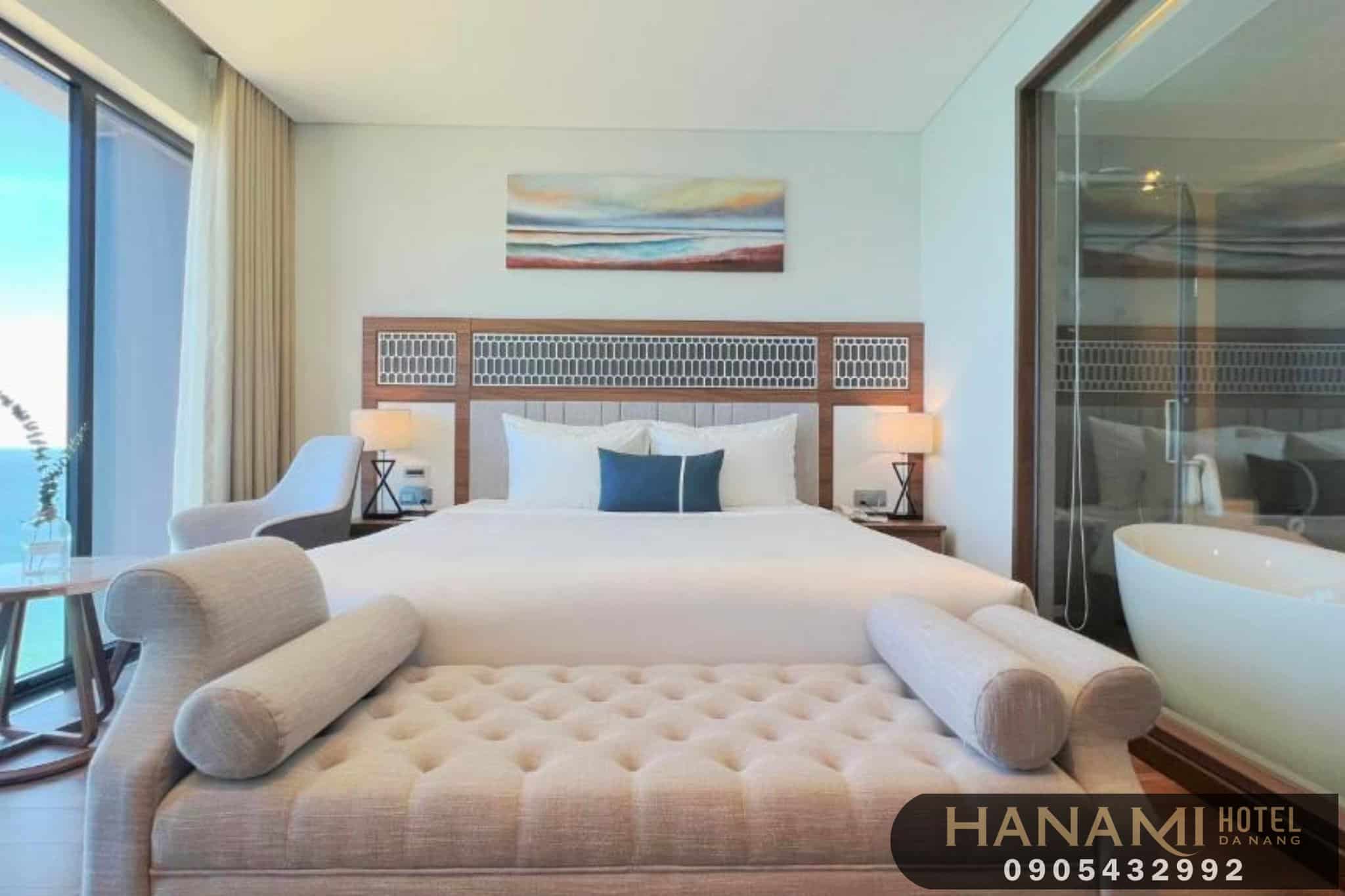 khách sạn peninsula Đà Nẵng