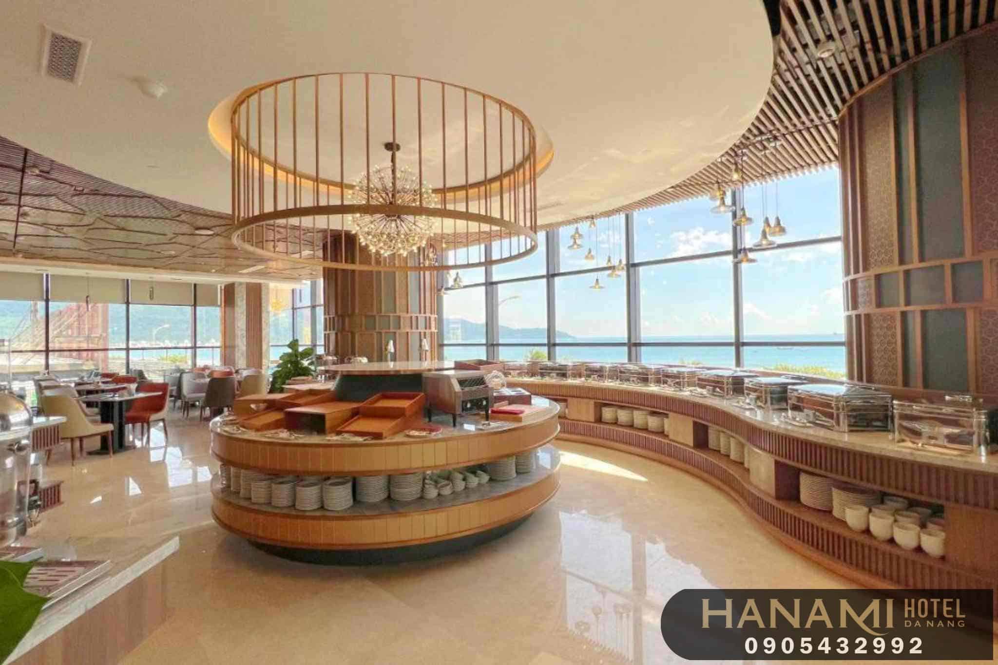 khách sạn peninsula Đà Nẵng