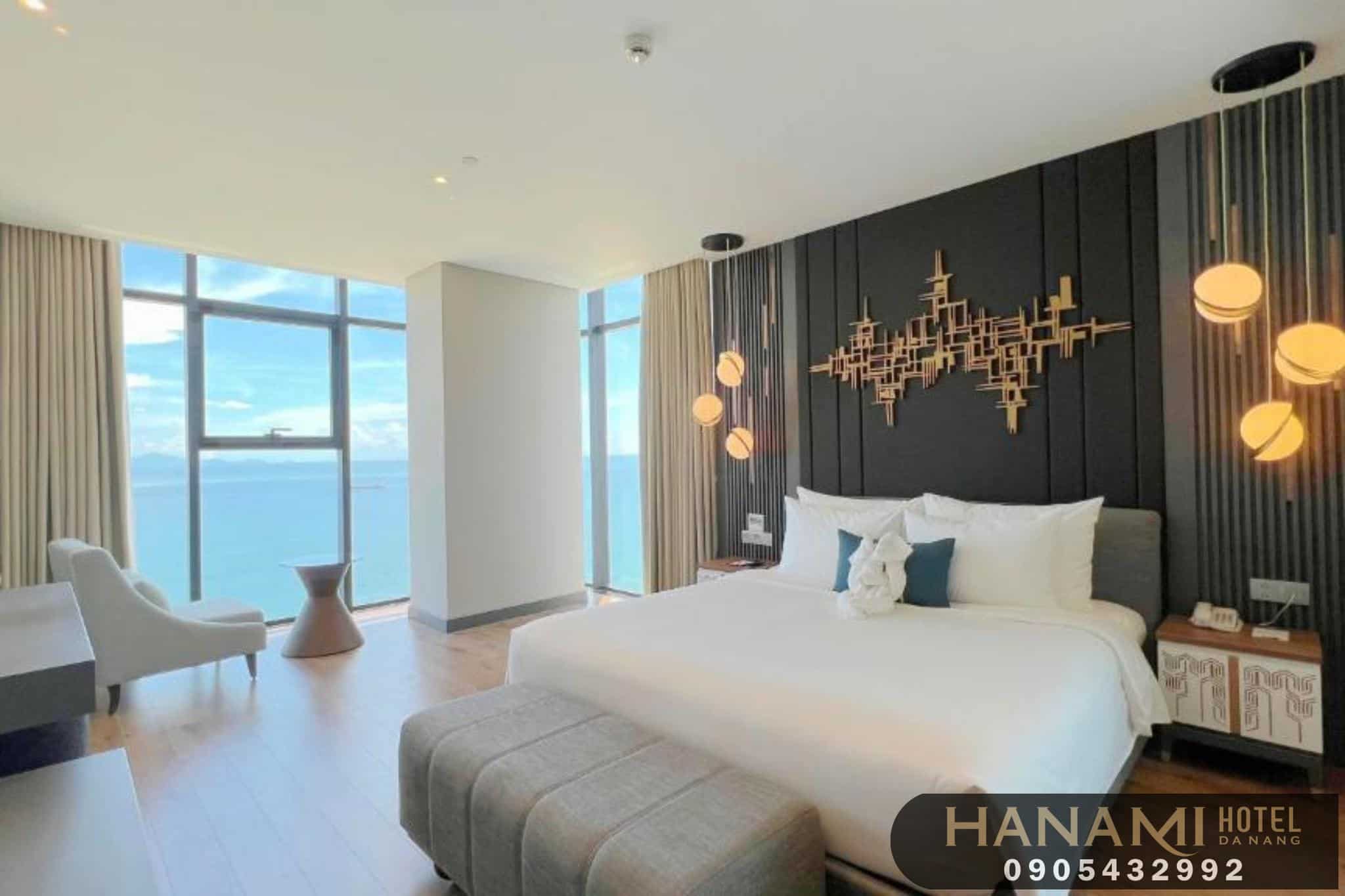 khách sạn peninsula Đà Nẵng