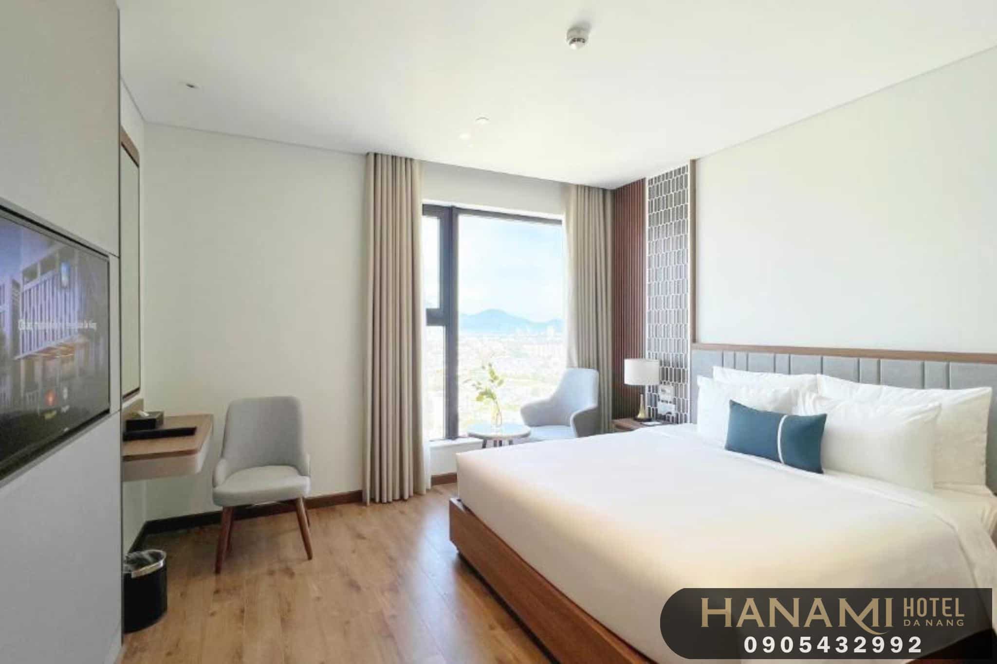 khách sạn peninsula Đà Nẵng