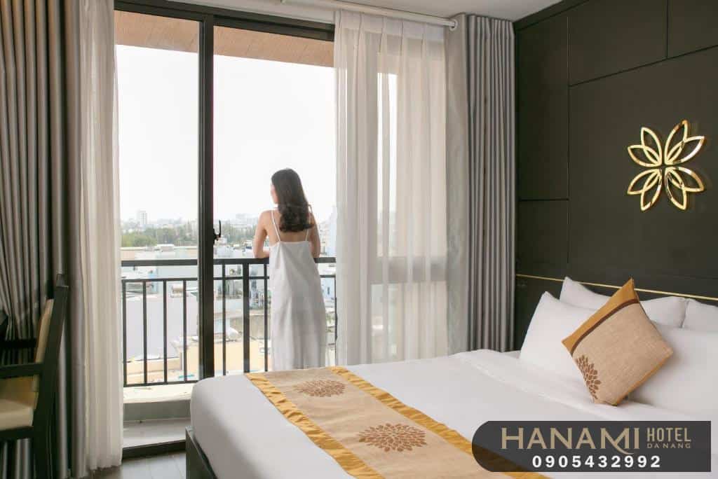 khách sạn view sông Hàn Đà Nẵng