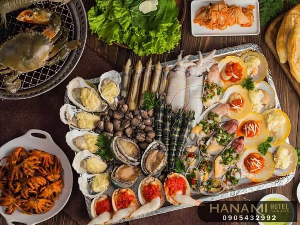 Abalone Sellers in Da Nang