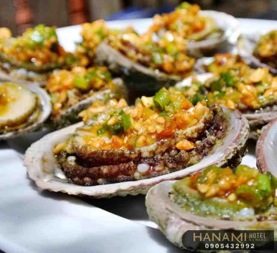 Abalone Sellers in Da Nang