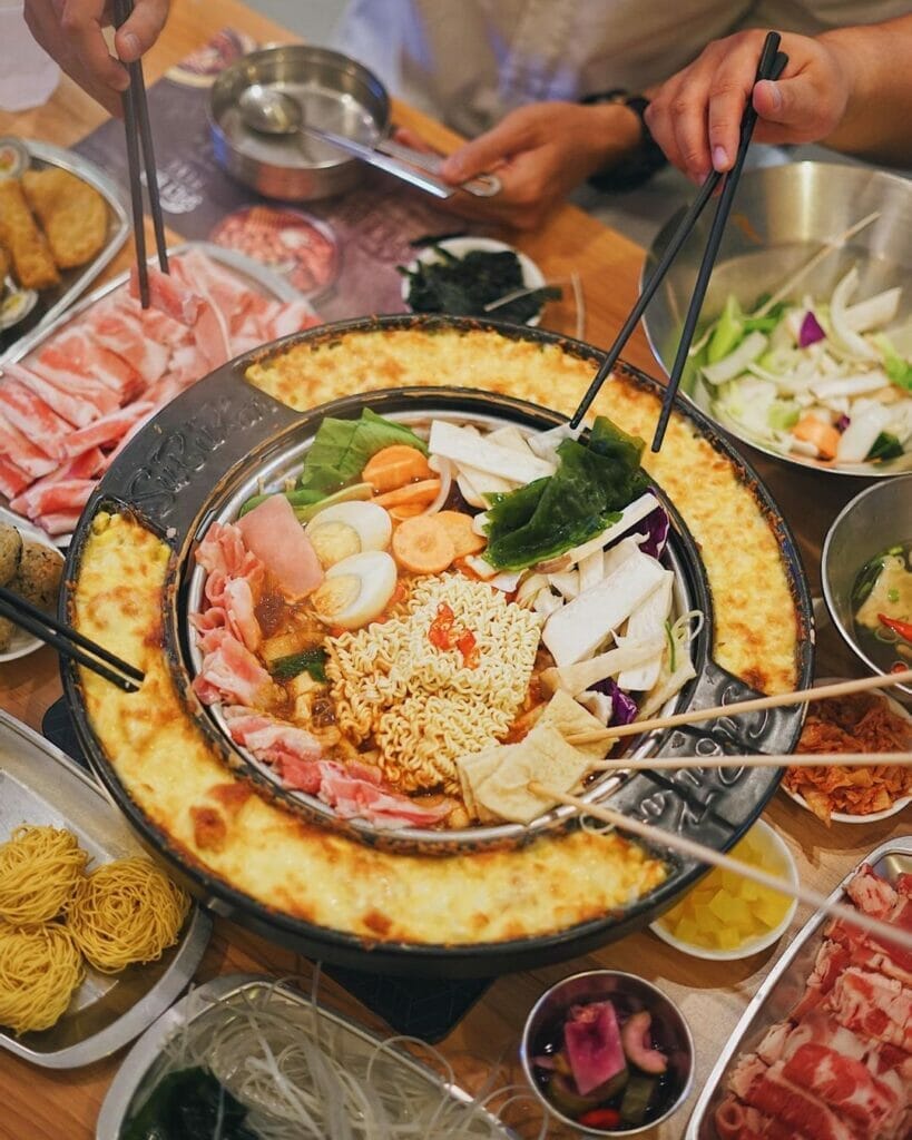 Buffet hotpot in Danang