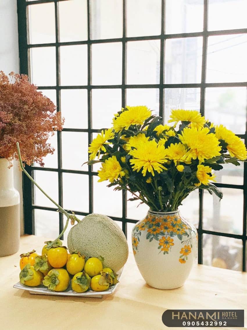cách cắm hoa cúc để bàn thờ