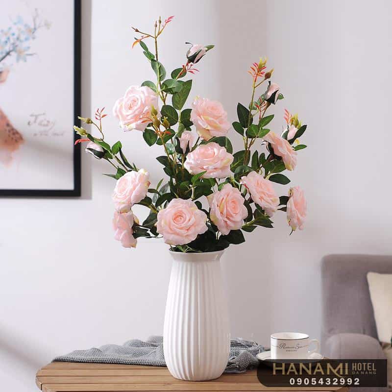 cách cắm hoa hồng lọ cao