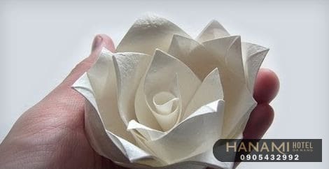 cách làm hoa bằng giấy vệ sinh