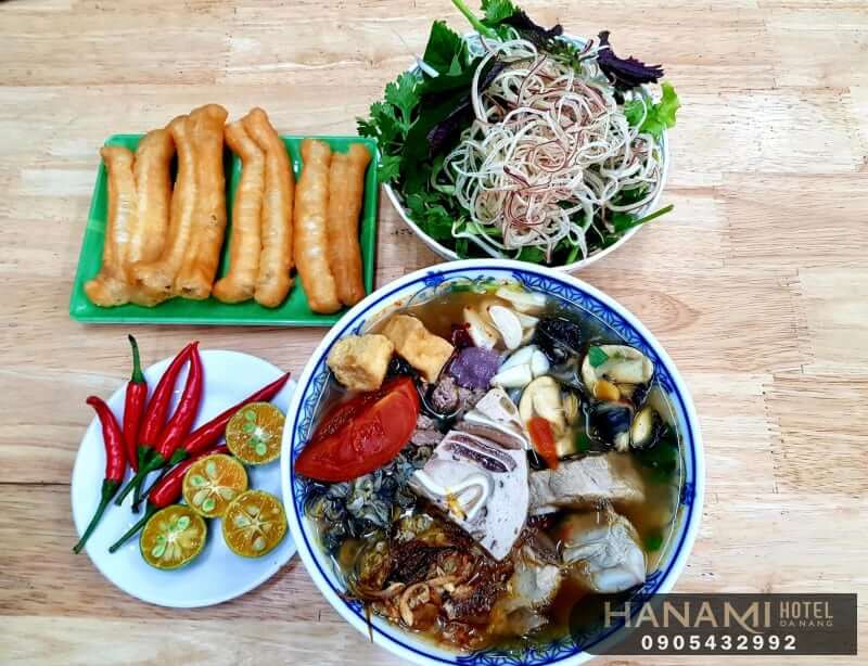 Delicious eateries on Le Thanh Nghi Street Da Nang