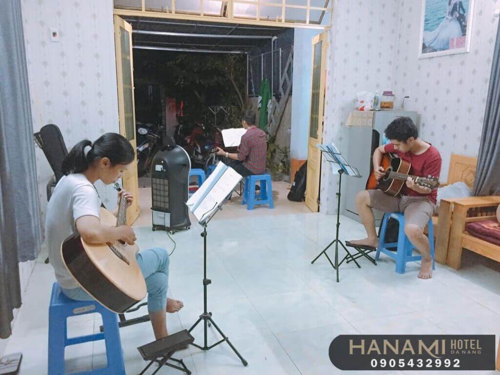 Top 12 địa chỉ học đàn Guitar Đà Nẵng nổi tiếng 4 học đàn guitar