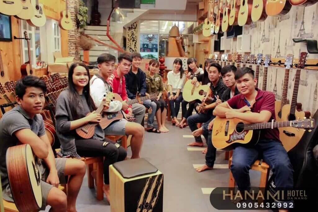 Top 12 địa chỉ học đàn Guitar Đà Nẵng nổi tiếng 11 học đàn guitar