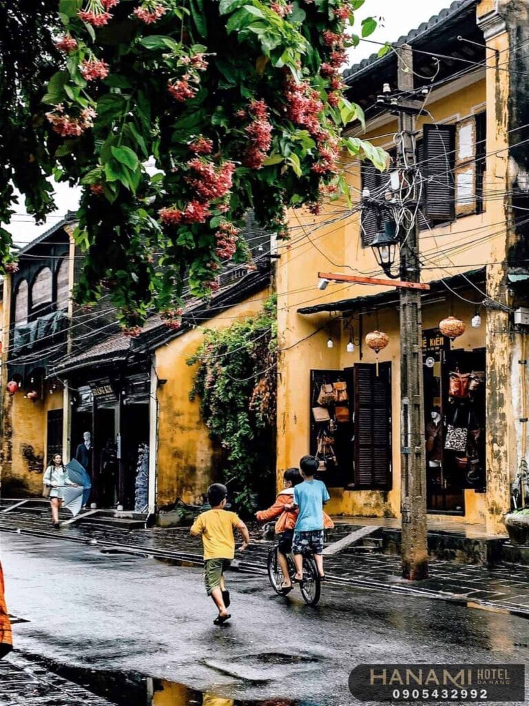 Vẻ đẹp Hội An ngày mưa