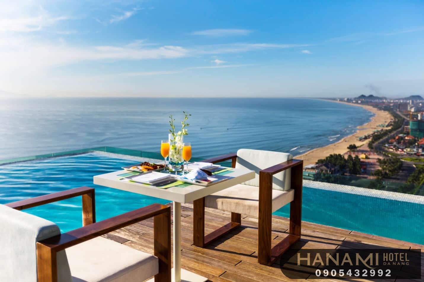 khách sạn có bể bơi gần trung tâm Đà Nẵng