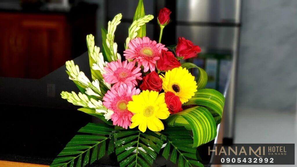 Top 10+ ý tưởng cắm hoa để bàn đẹp mắt 4 cắm hoa để bàn