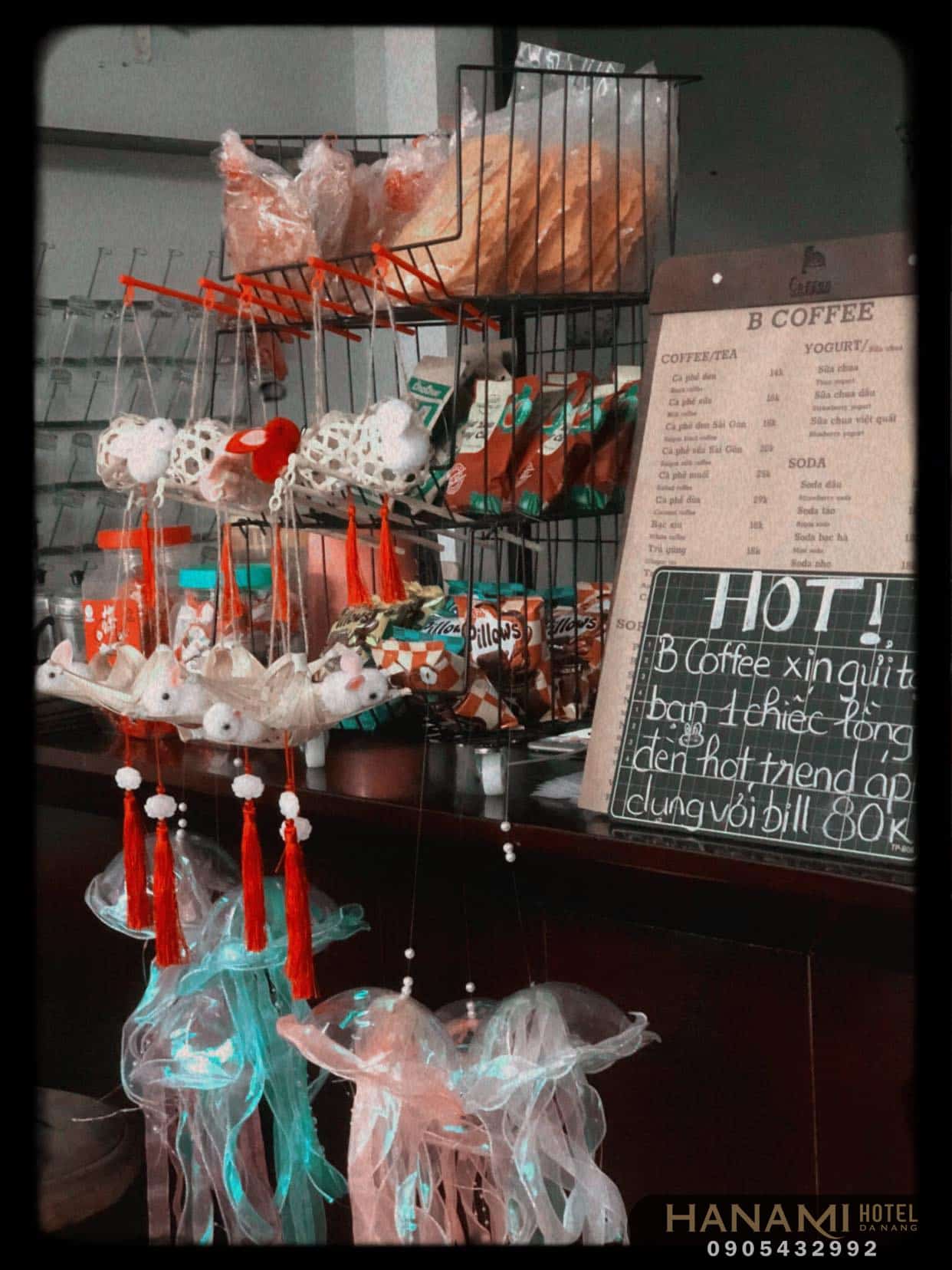 best cafes with fresh flower decorations in Da Nang