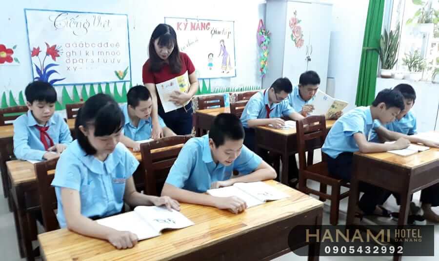 centers for teaching delayed speech children in Da Nang