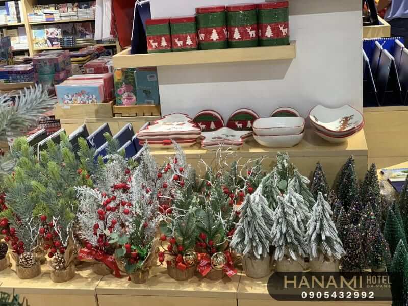 christmas decoration stores in da nang