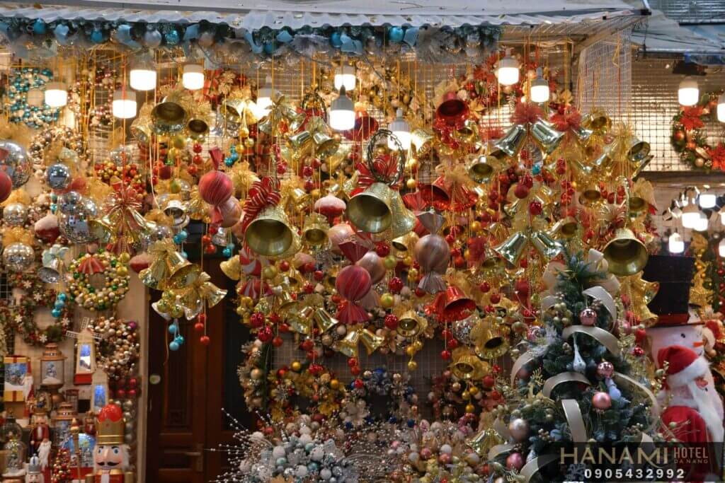 christmas decoration stores in da nang