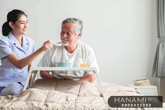 Dịch vụ chăm sóc người già tại nhà Đà Nẵng