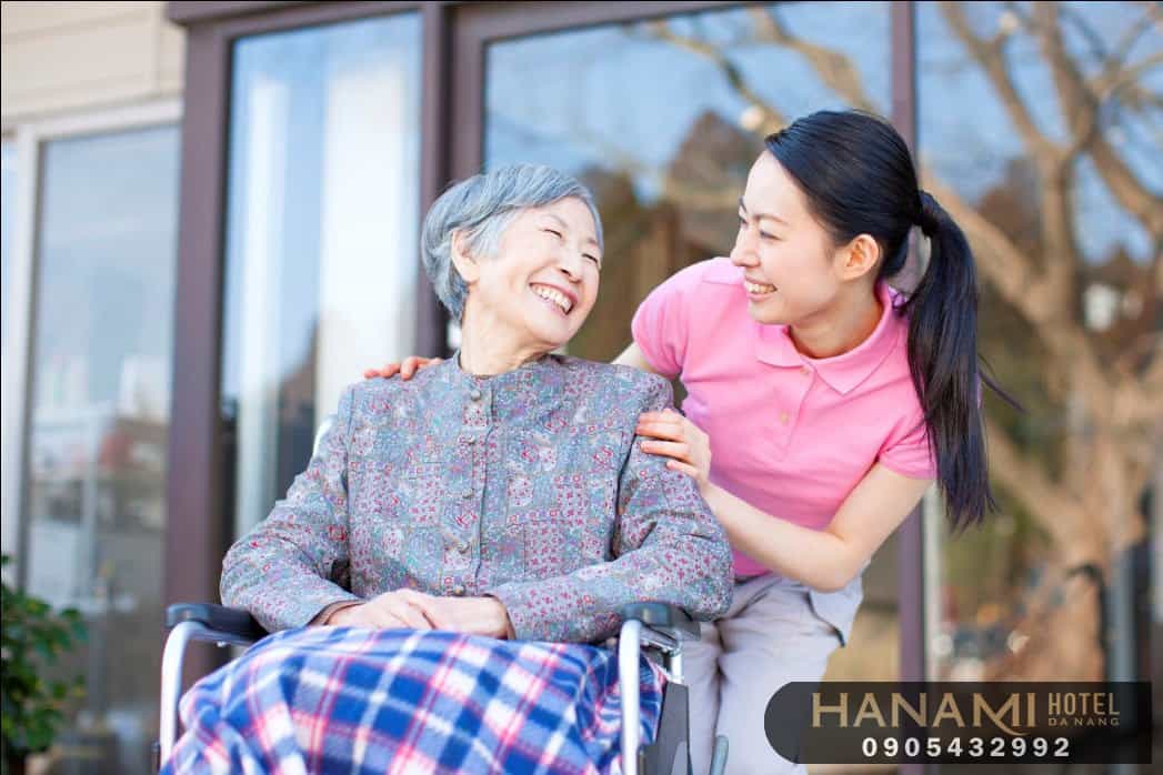 10 dịch vụ chăm sóc người già tại nhà Đà Nẵng chất lượng, đáng tin cậy 10 Dịch vụ chăm sóc người già tại nhà Đà Nẵng