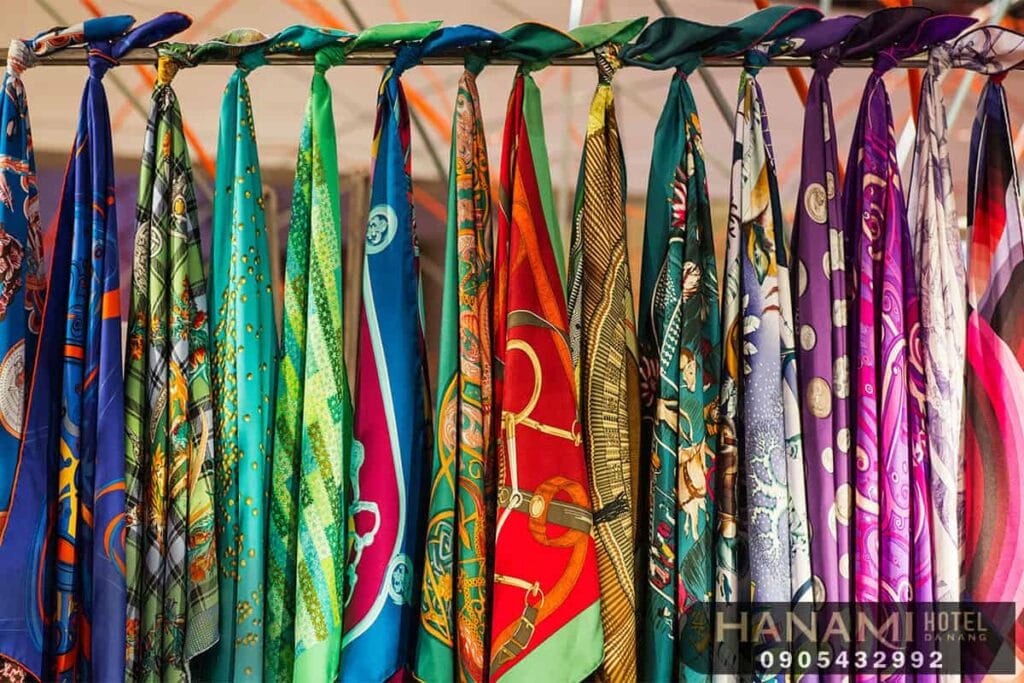 silk scarf shops in da nang