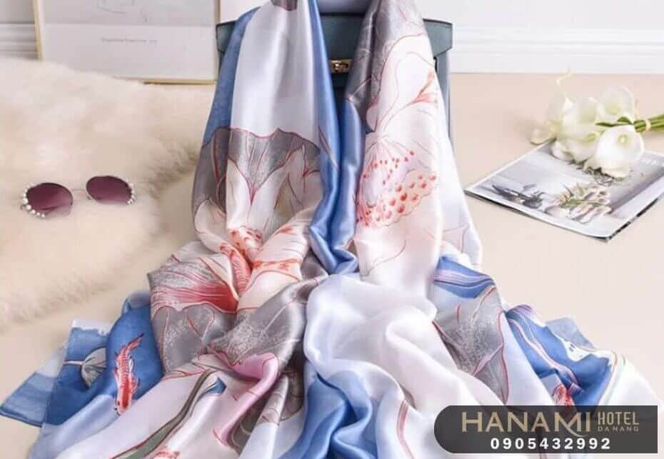 silk scarf shops in da nang