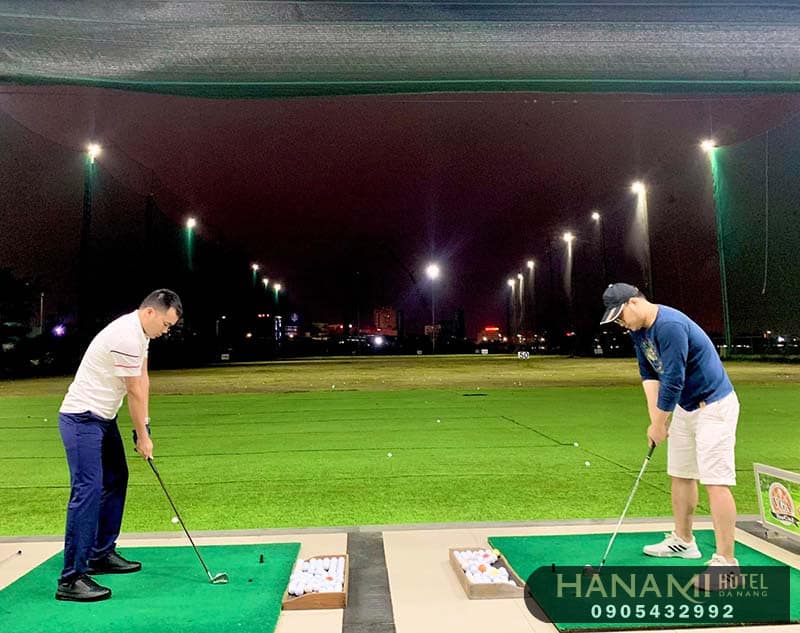 learning to play golf in da nang
