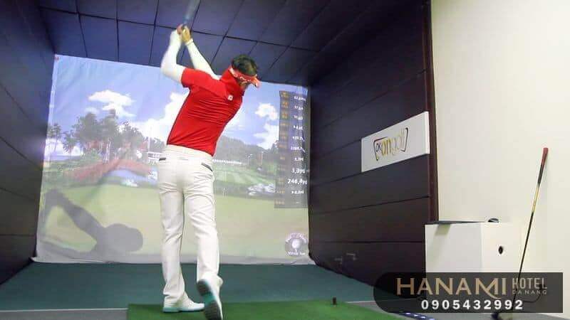 learning to play golf in da nang