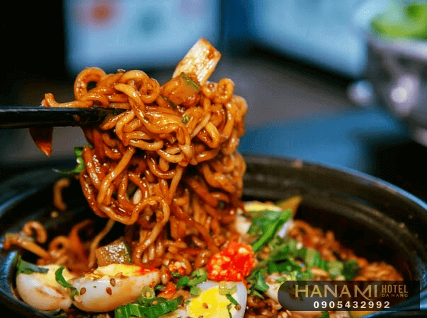 mixed noodles restaurants in da nang