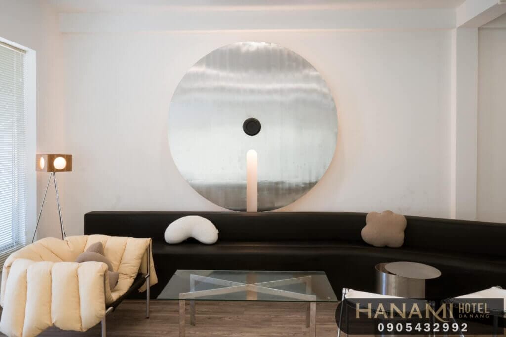 unique subway-themed cafes in da nang