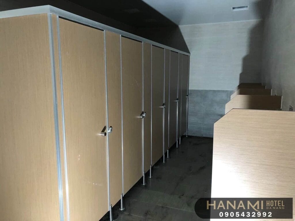 Best toilet partition construction unit in Da Nang