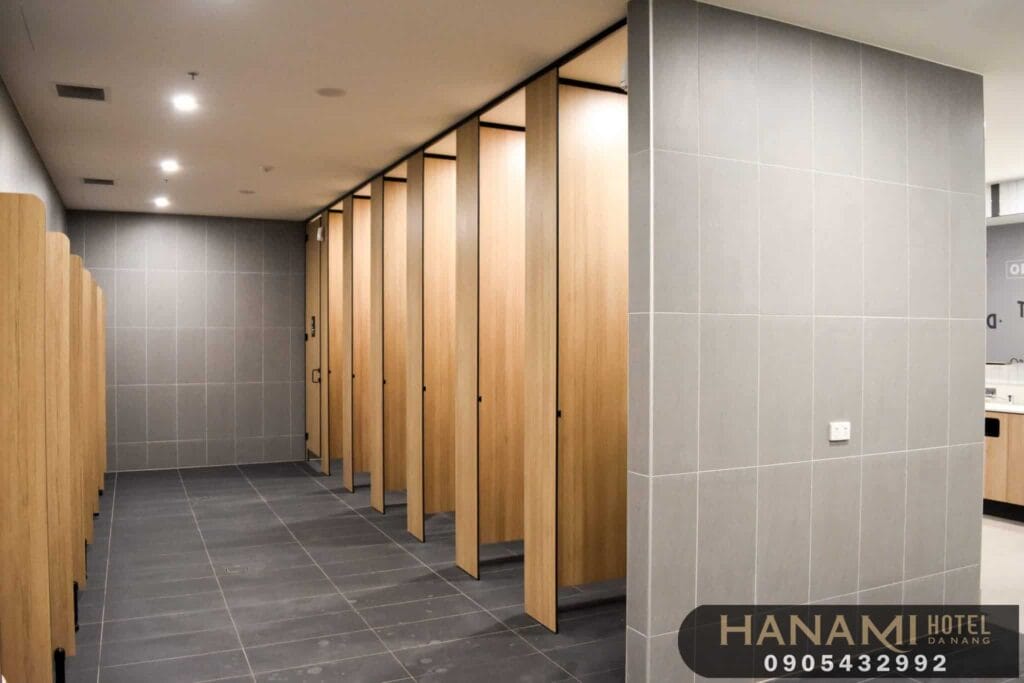 Best toilet partition construction unit in Da Nang