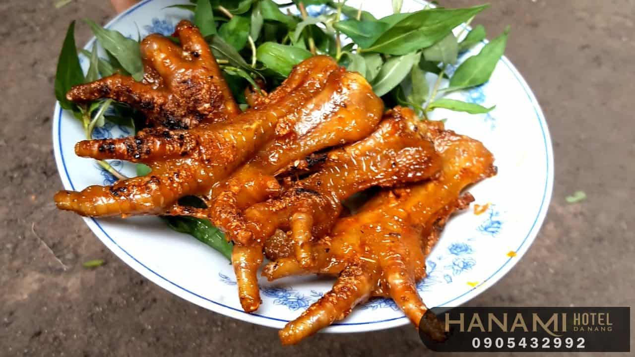 Grilled chicken feet in Da Nang