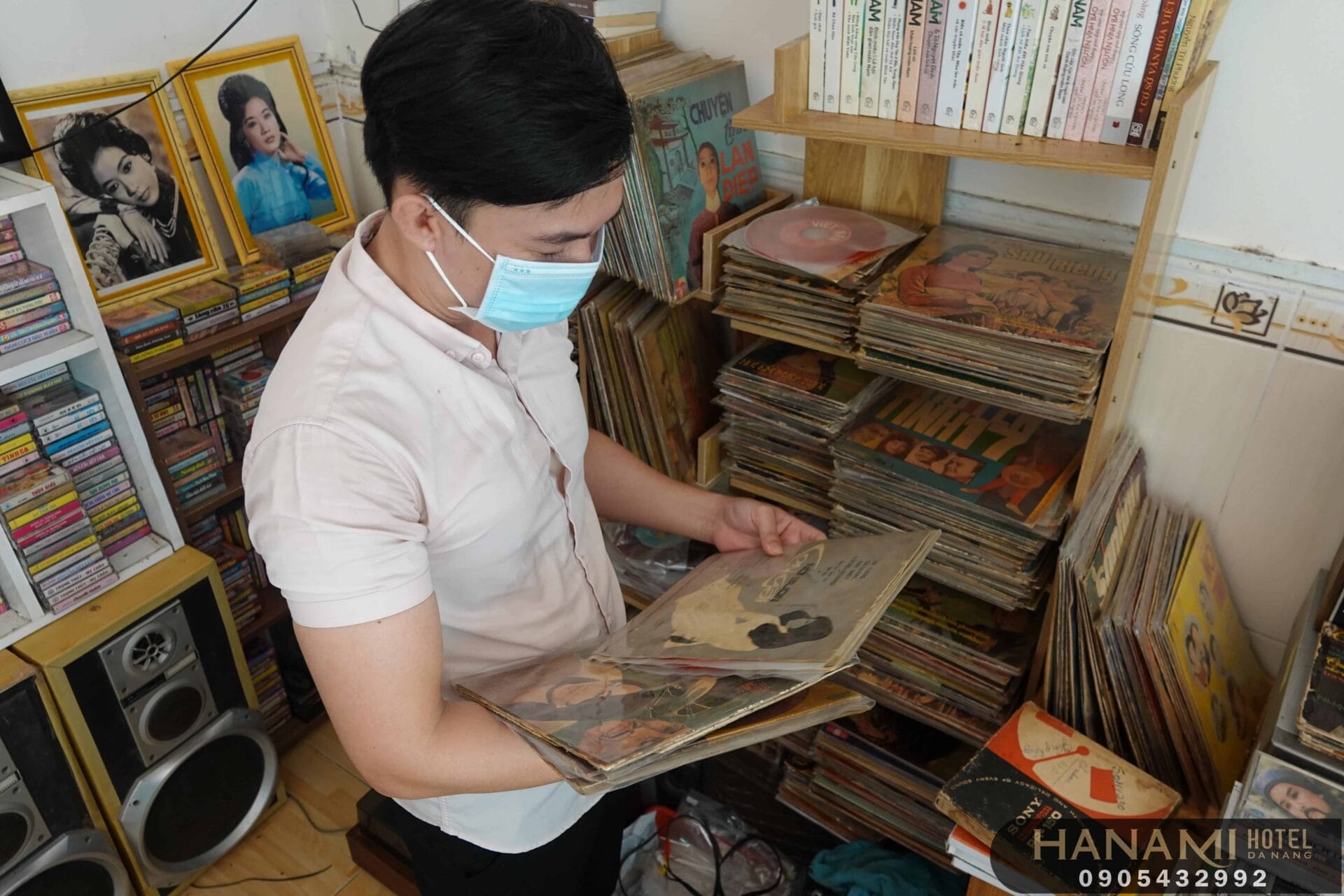 Cửa hàng bán băng đĩa tại Đà Nẵng