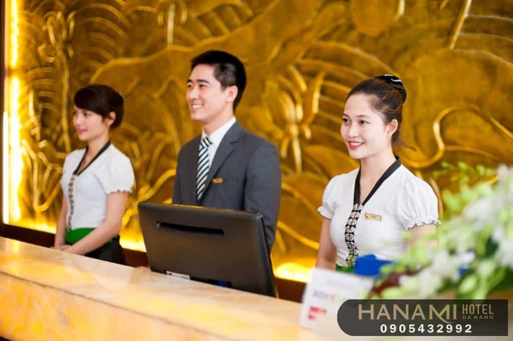Lễ tân khách sạn là gì