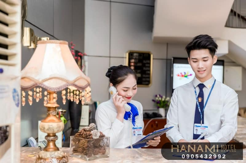 Lễ tân khách sạn là gì