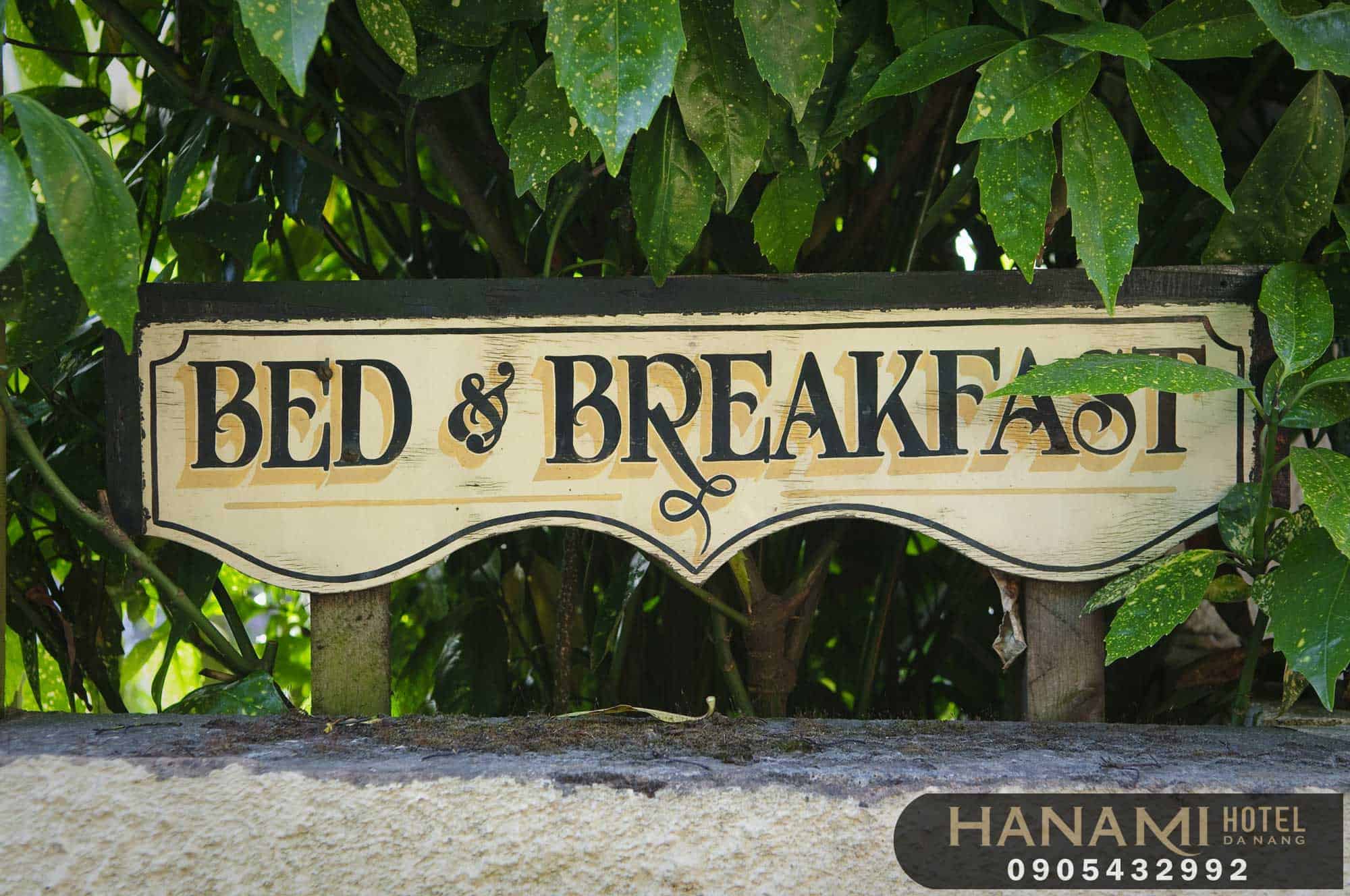 Bed and Breakfast là gì