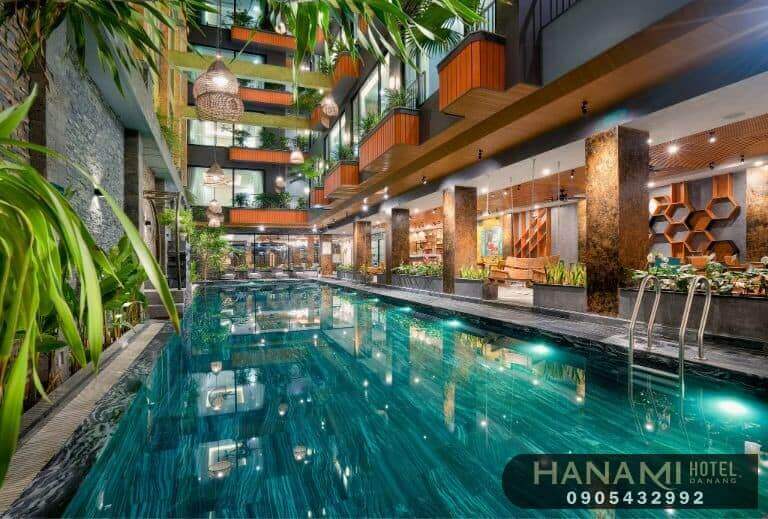 Homestay Da Nang has a swimming pool