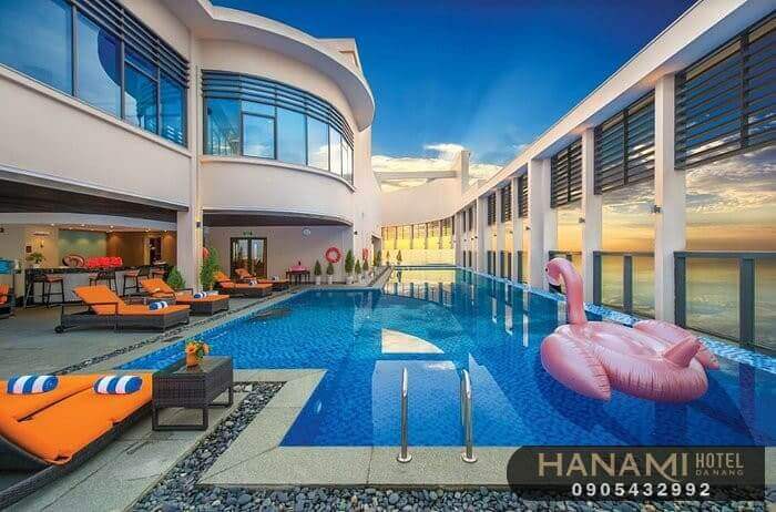 Homestay Da Nang has a swimming pool