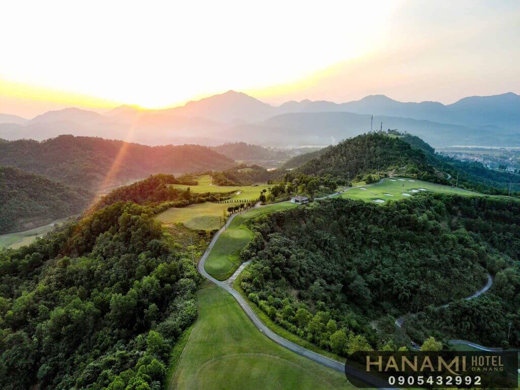 What is golf tourism?