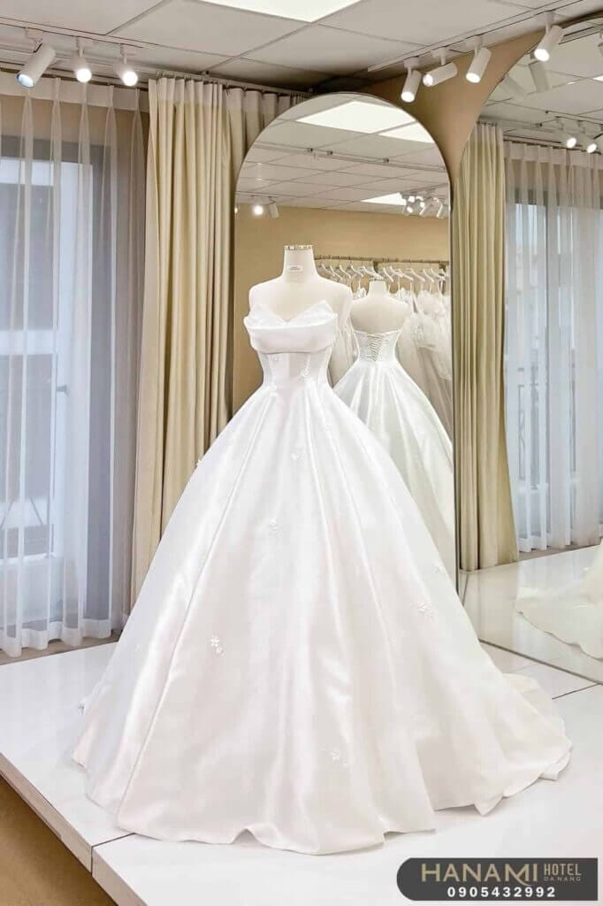 Top 14 Best Danang Wedding Dress Shops, Reviews by Hanami 3 Danang wedding dress shops