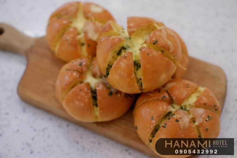 bánh mì bơ tỏi phô mai ngon nhất Đà Nẵng