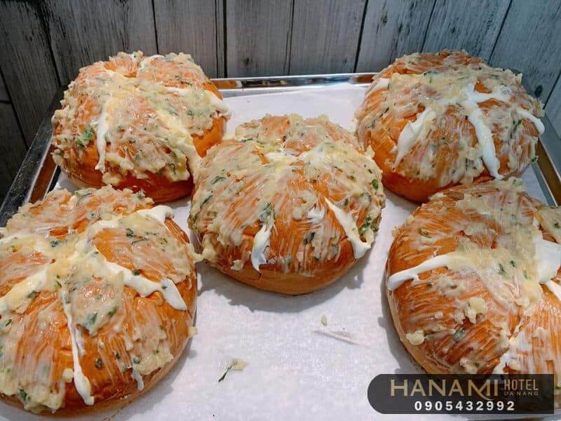 bánh mì bơ tỏi phô mai ngon nhất Đà Nẵng