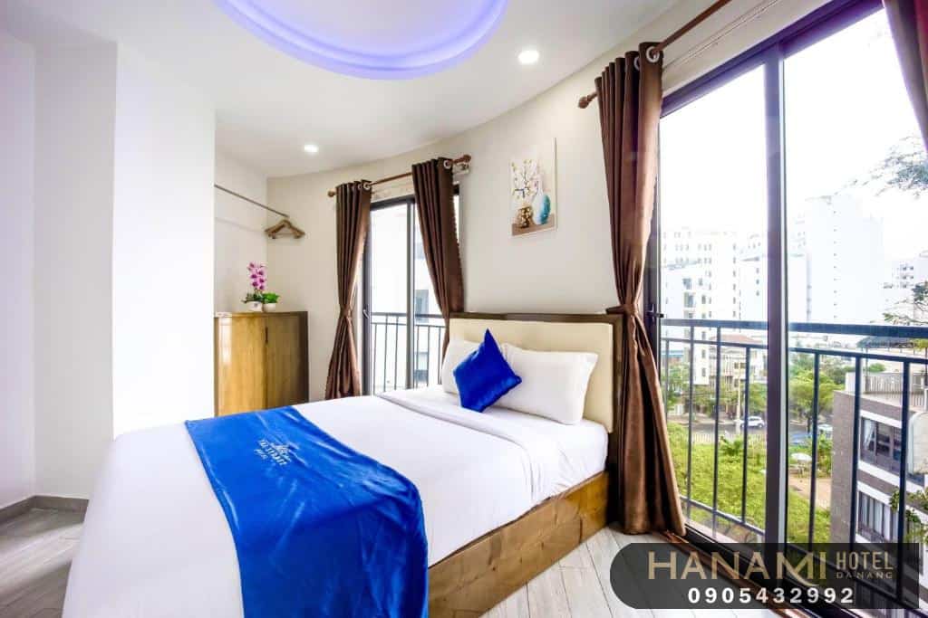 best hotels near da nang university of economics