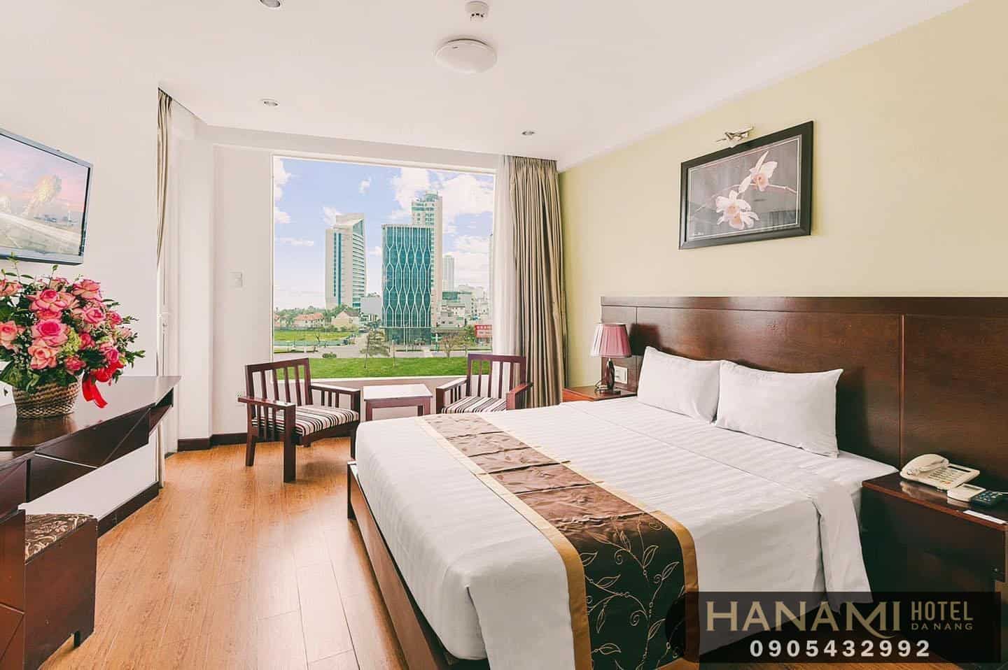 best hotels near da nang university of economics