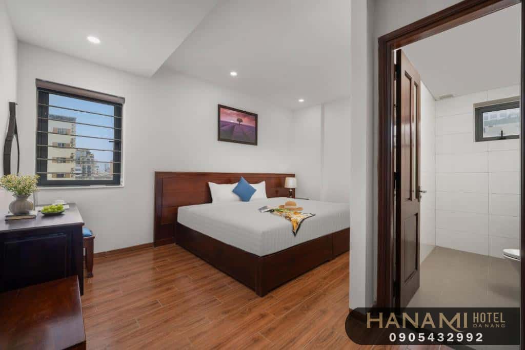 best hotels near da nang university of economics