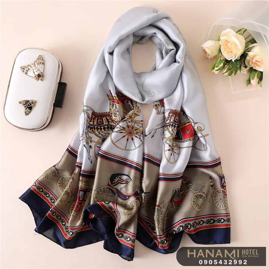 Cửa hàng bán khăn choàng cổ Đà Nẵng