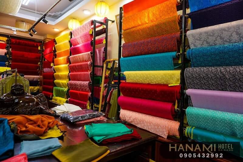 Cửa hàng bán khăn choàng cổ Đà Nẵng