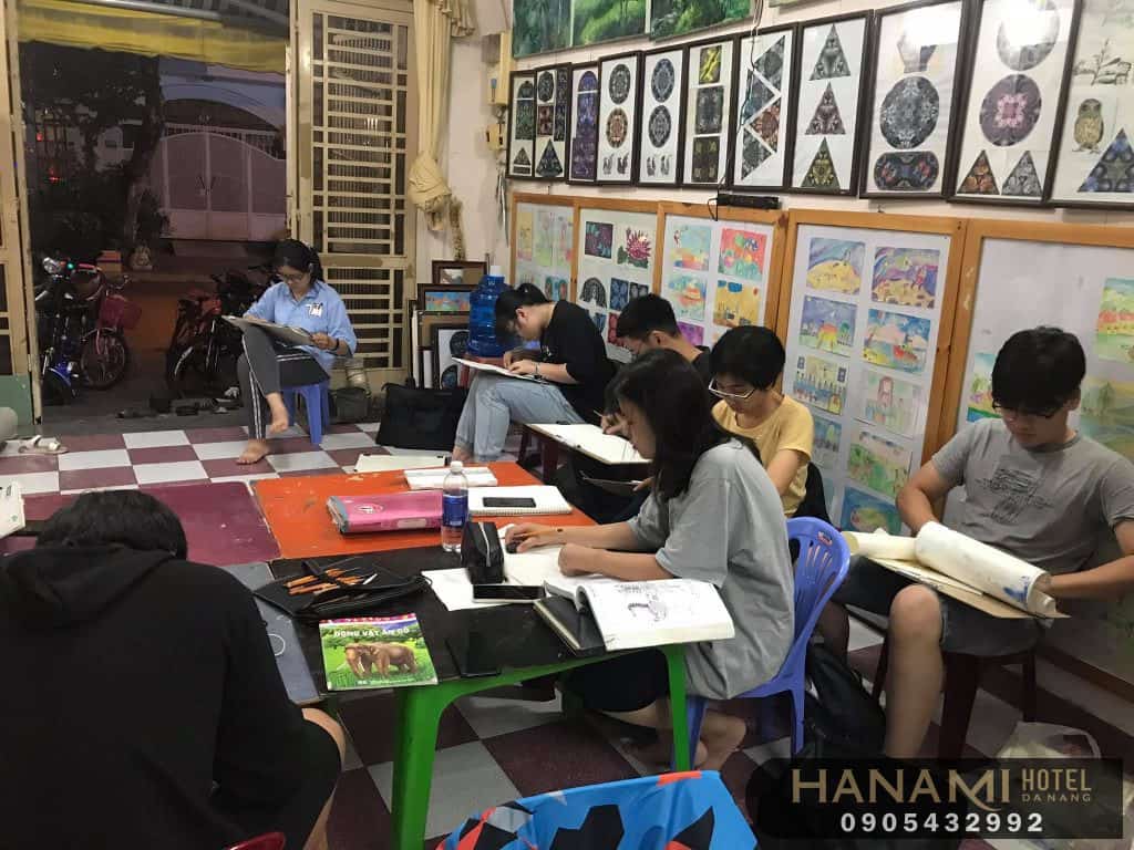 lớp học vẽ cho người lớn ở Đà Nẵng
