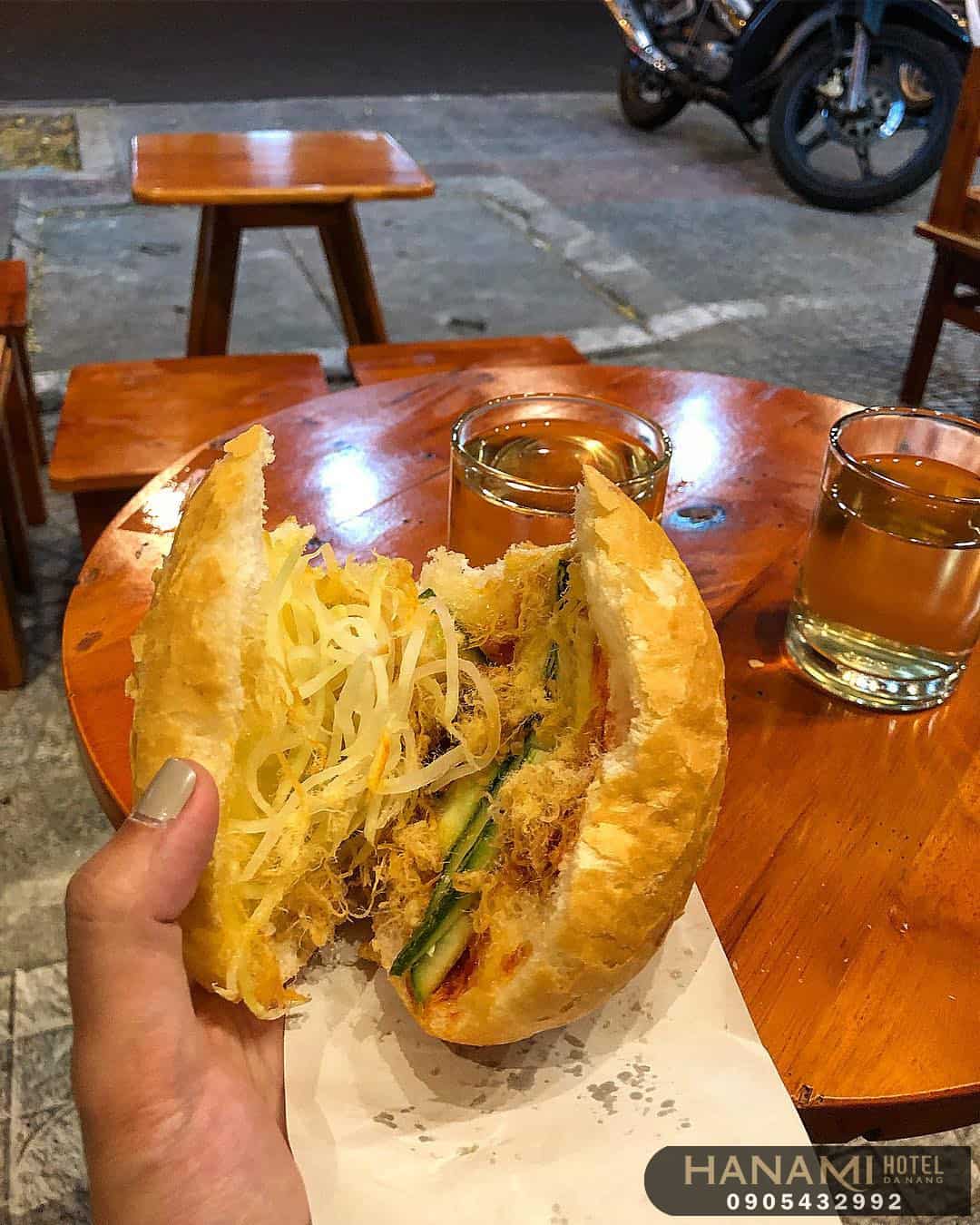 best banh mi ga in Da Nang