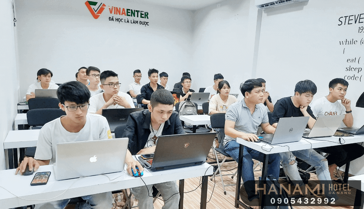 Top 10 the best online marketing training in Da Nang, review by Hanami 10 best online marketing training in Da Nang